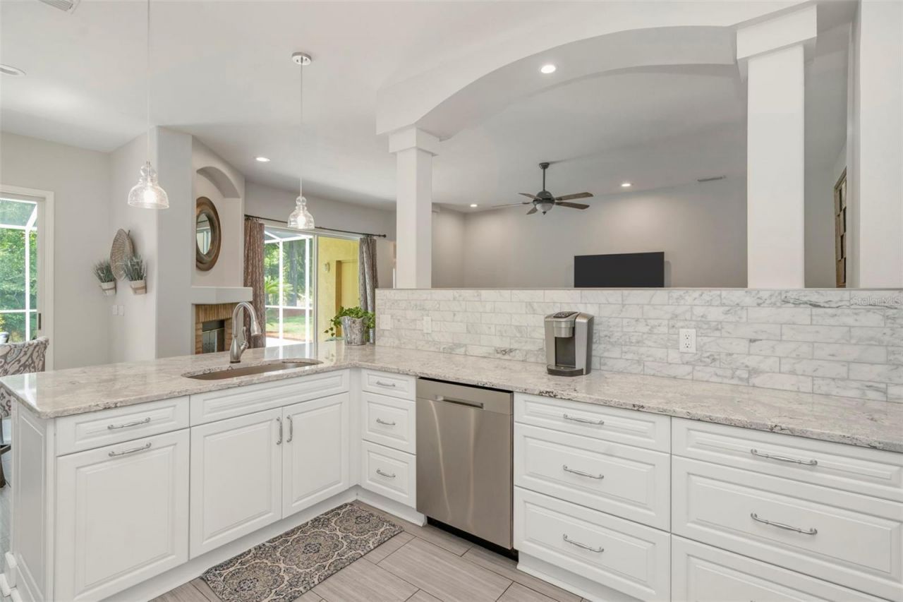 5633 Glencrest Boulevard, Tampa, FL 33625 Photo