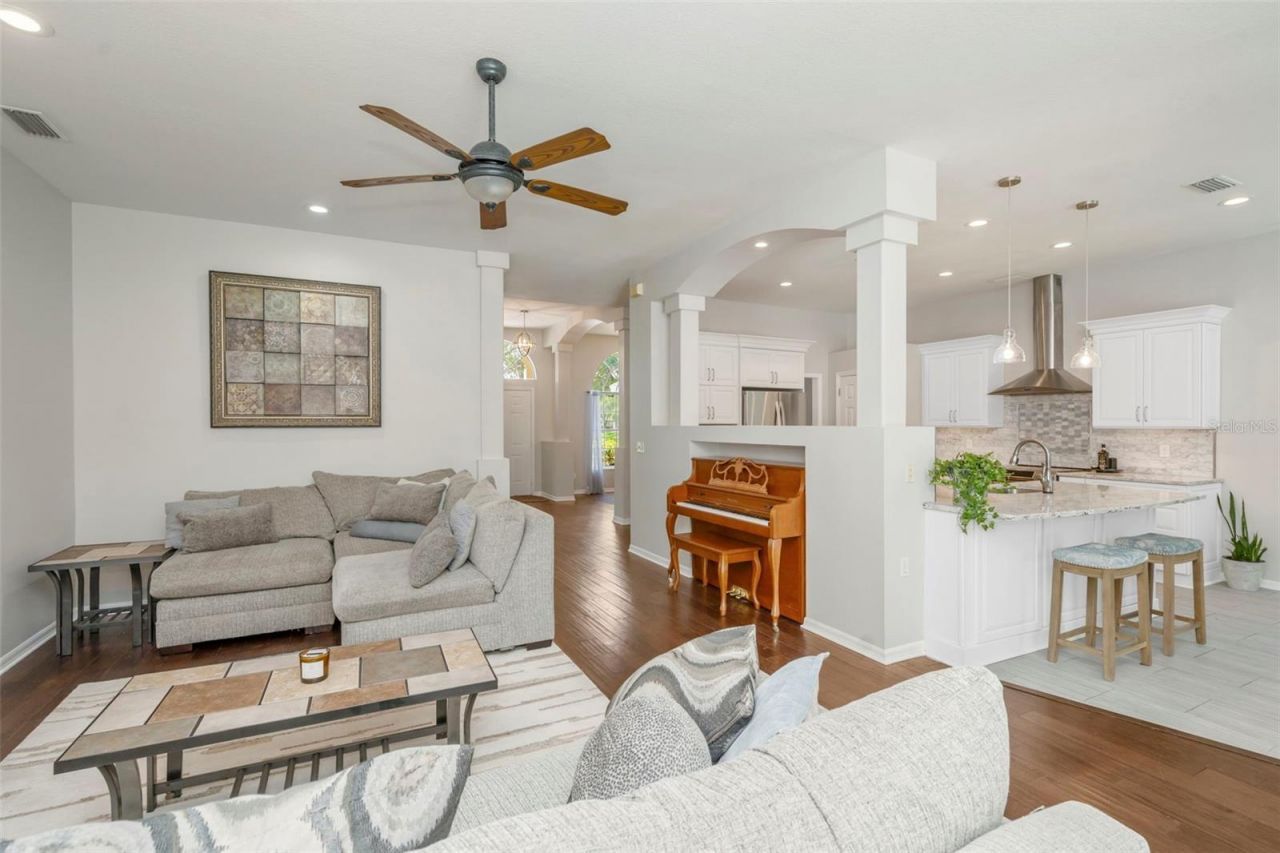 5633 Glencrest Boulevard, Tampa, FL 33625 Photo