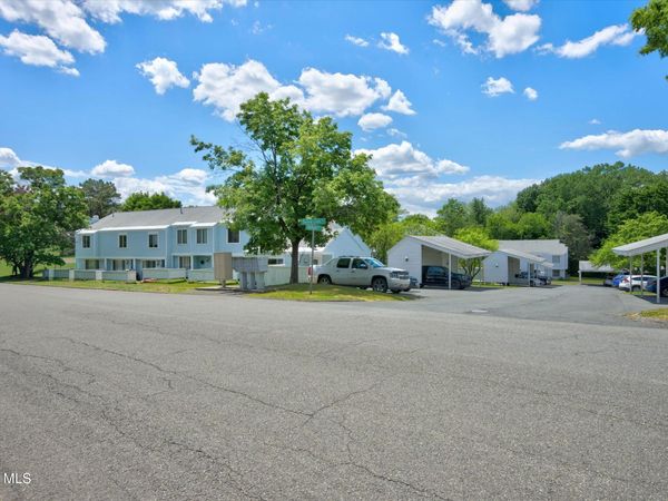 1005 Rockport Court, East Greenbush, NY 12061