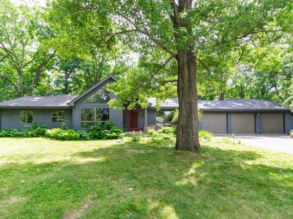 500 Robert Court, Mahtomedi, MN 55115