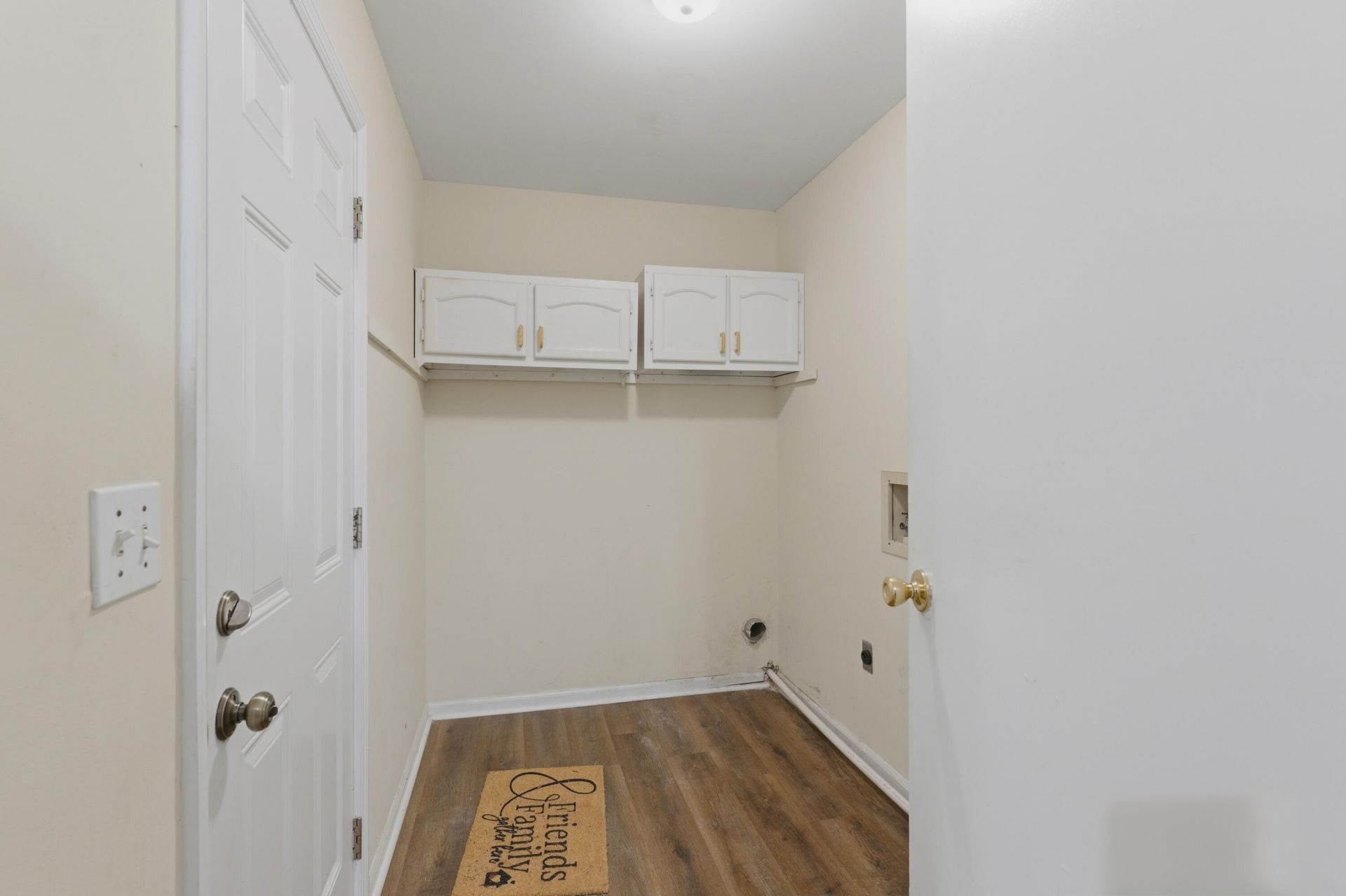 104 Muir Court Photo 17