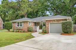 1376 Fairfield Avenue photo 4