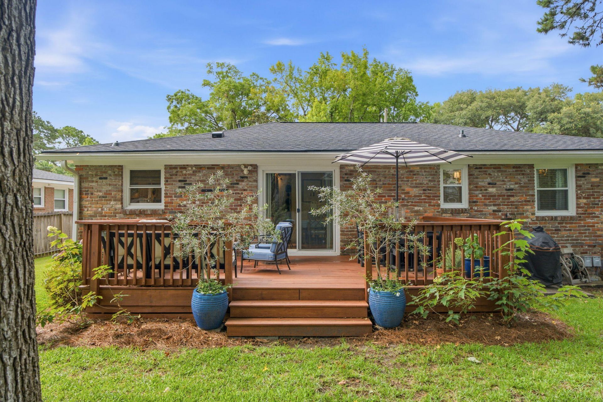 1376 Fairfield Avenue Photo 37