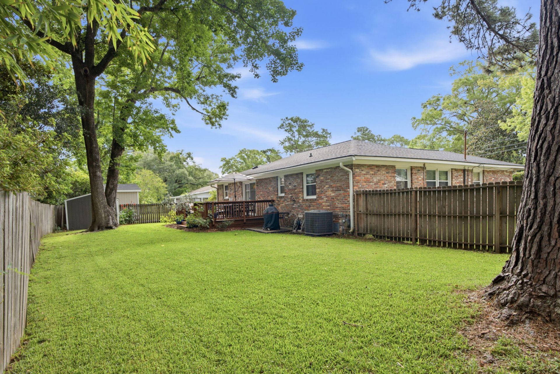 1376 Fairfield Avenue Photo 38