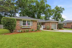 1376 Fairfield Avenue photo 4