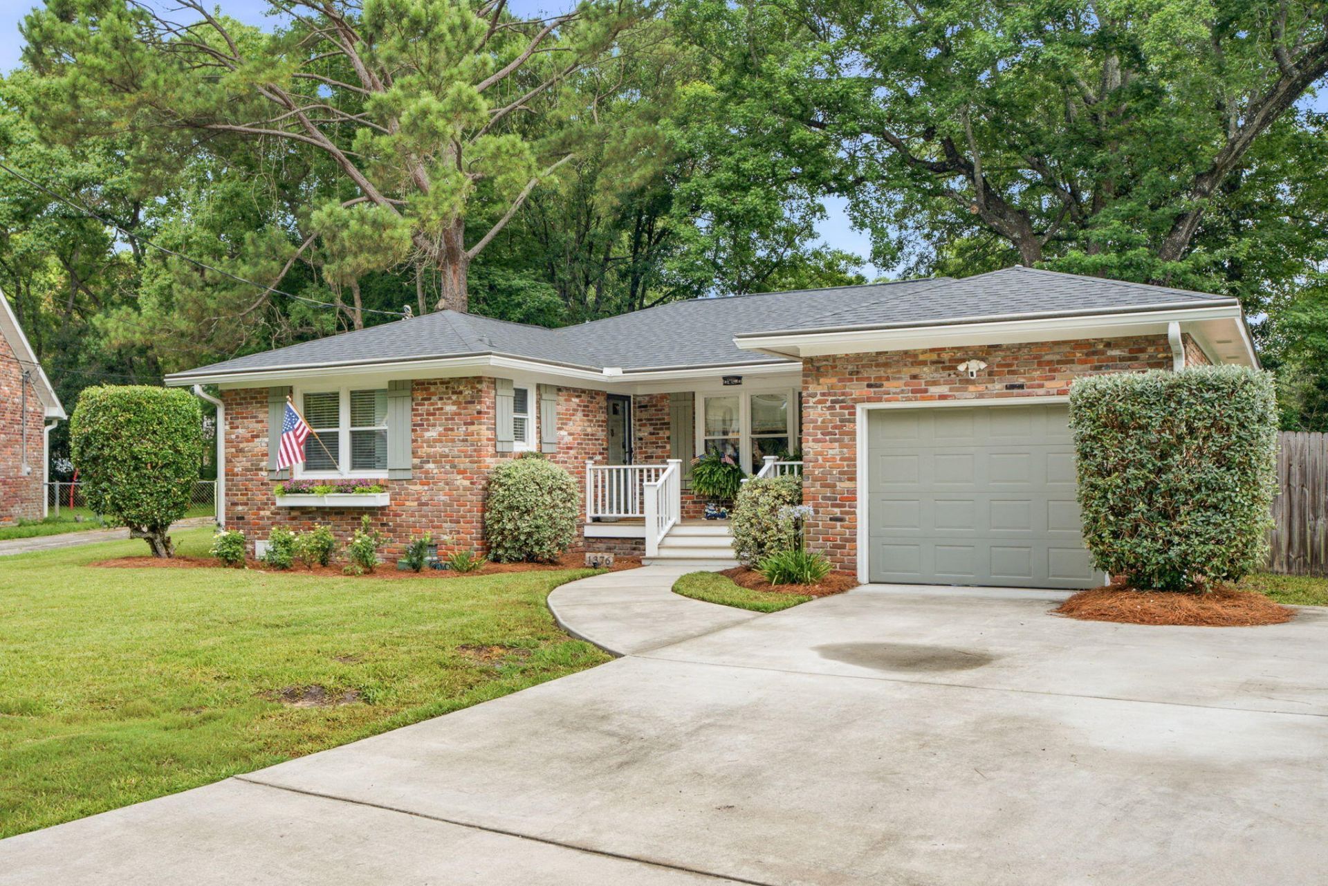 1376 Fairfield Avenue Photo 46