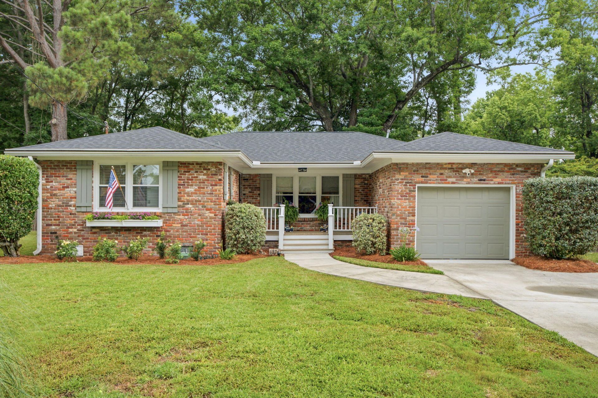 1376 Fairfield Avenue Photo 48