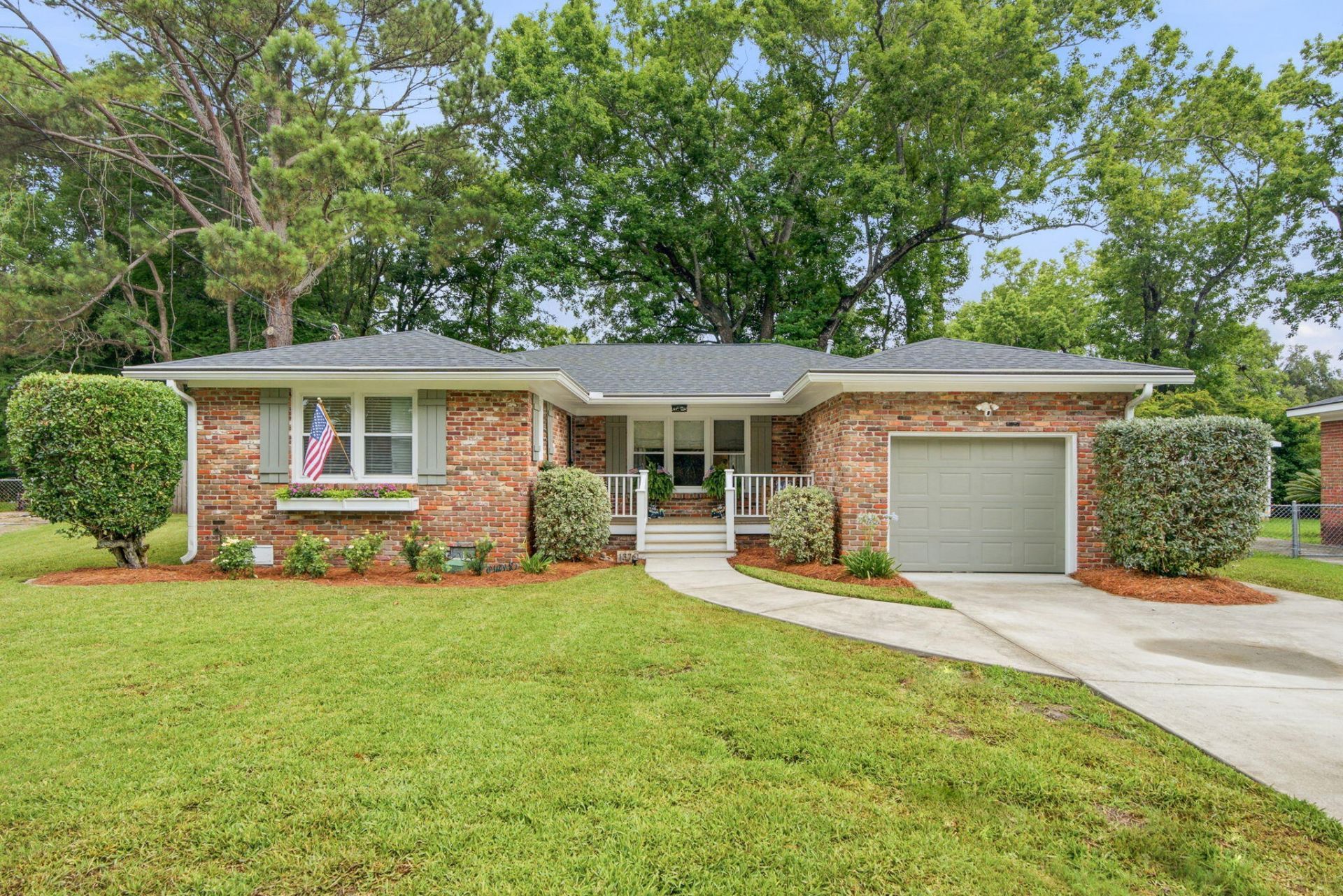 1376 Fairfield Avenue Photo 49