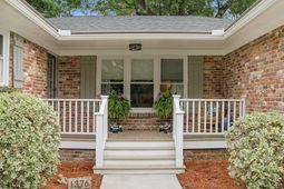 1376 Fairfield Avenue photo 4