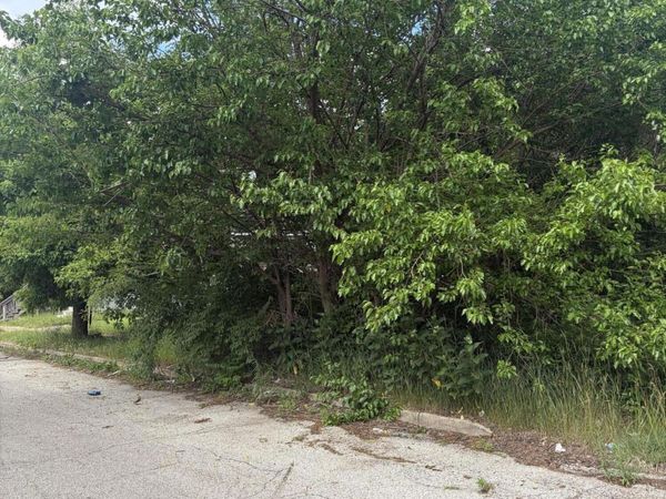 725 W 7th Avenue, Gary, IN 46402
