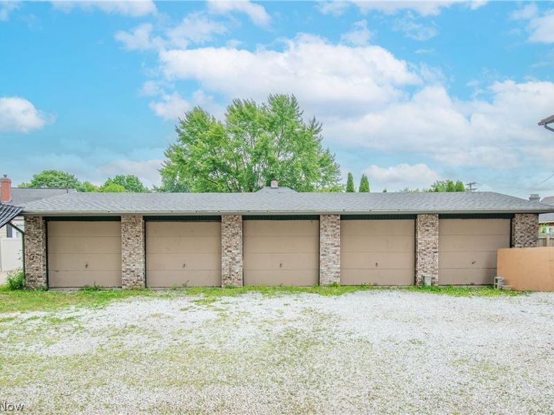 217 Edwin Street NW, Unit C, Hartville, OH 44632 Photo 3