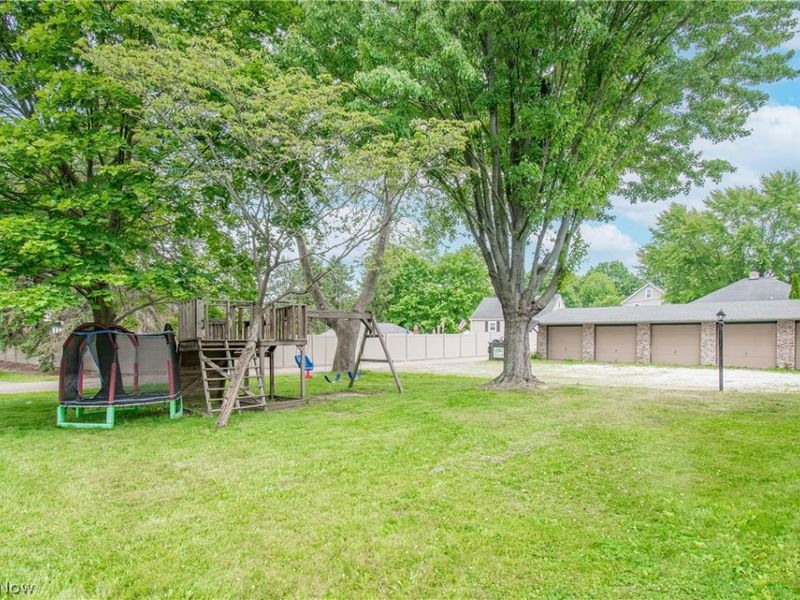 217 Edwin Street NW, Unit C, Hartville, OH 44632 Photo 4