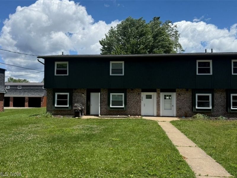 217 Edwin Street NW, Unit C, Hartville, OH 44632 Photo 7