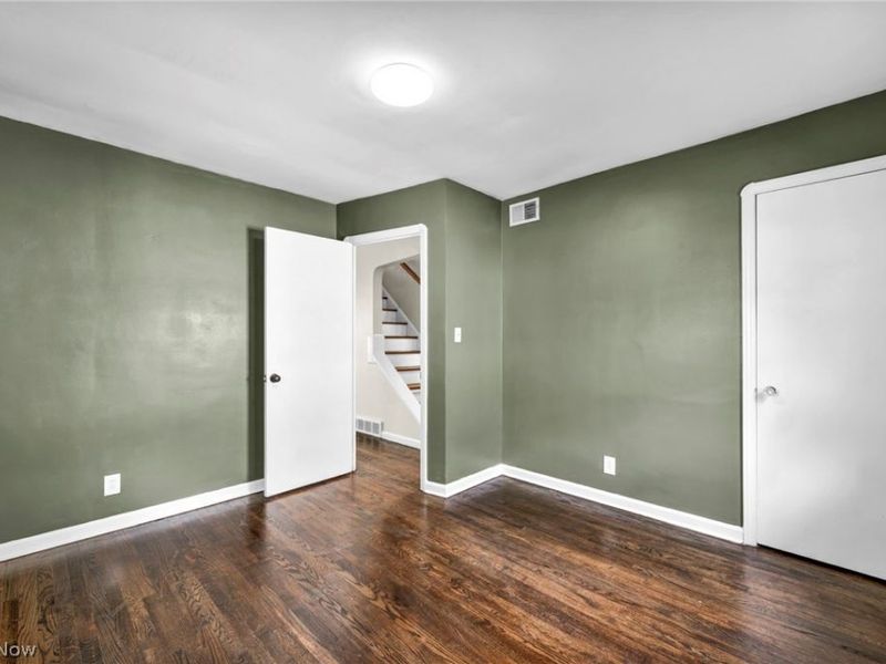 18401 Parkmount Avenue , Cleveland, OH 44135 Photo 11