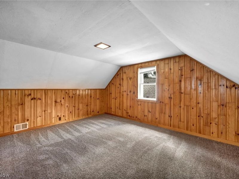 18401 Parkmount Avenue , Cleveland, OH 44135 Photo 16