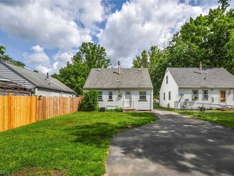 18401 Parkmount Avenue , Cleveland, OH 44135 Photo 19