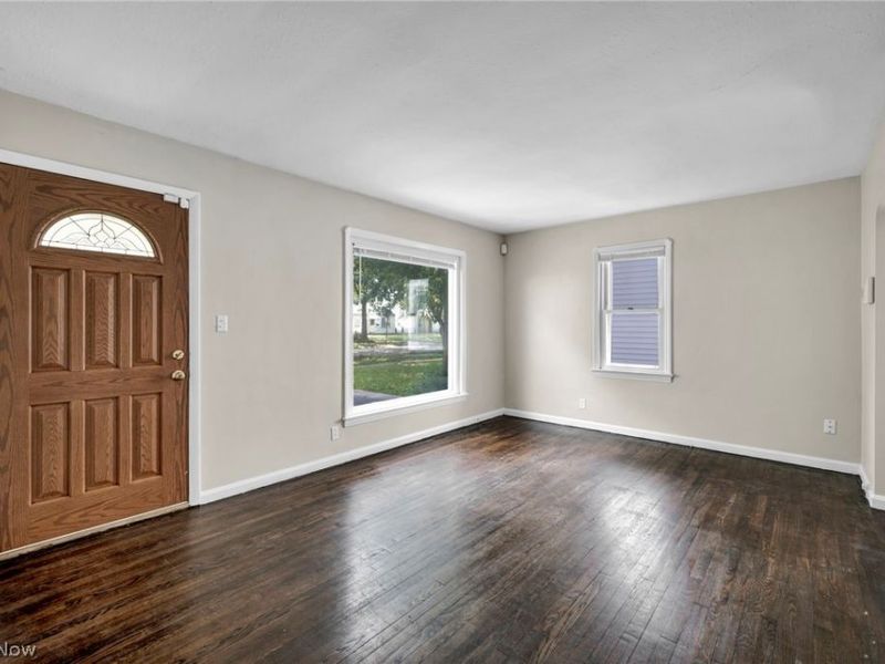 18401 Parkmount Avenue , Cleveland, OH 44135 Photo 2