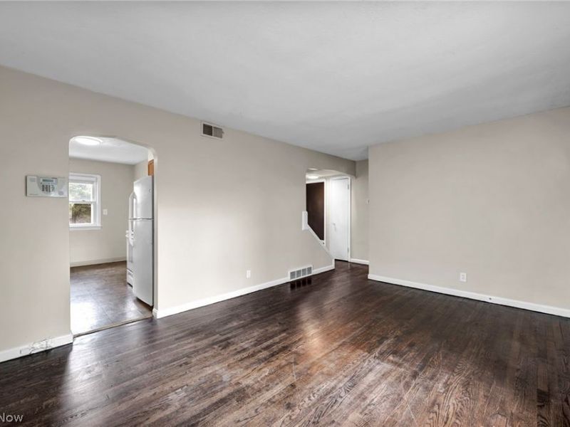 18401 Parkmount Avenue , Cleveland, OH 44135 Photo 3