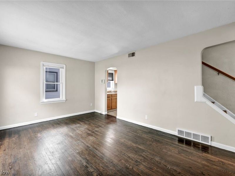 18401 Parkmount Avenue , Cleveland, OH 44135 Photo 4