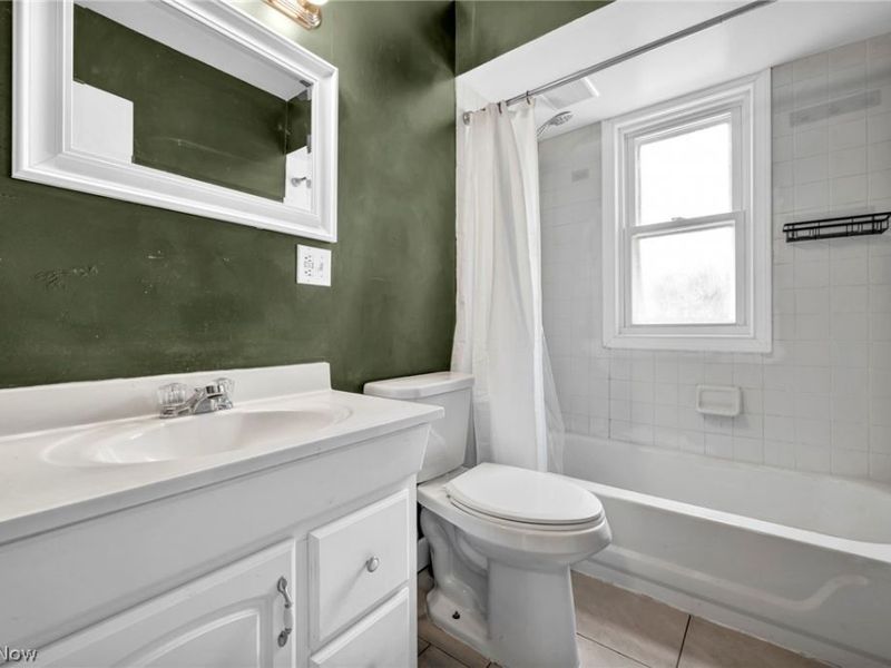 18401 Parkmount Avenue , Cleveland, OH 44135 Photo 9