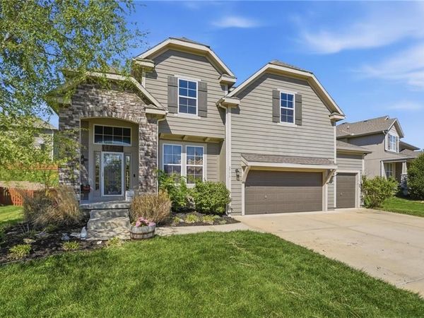 2776 W Sitka Drive, Olathe, KS 66061