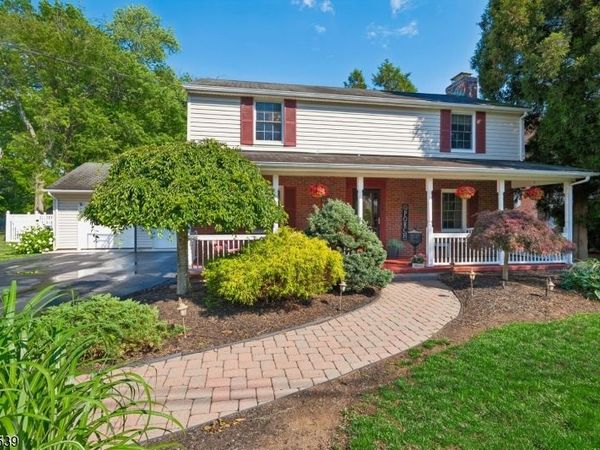 14 Beach St, East Hanover, NJ 07936