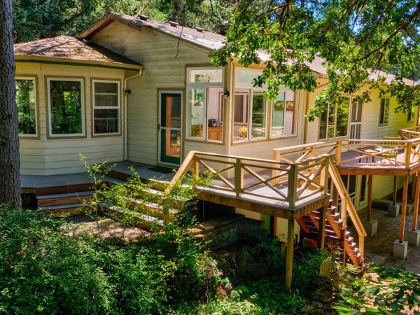 1628 SW Clay St, Dallas, OR 97338