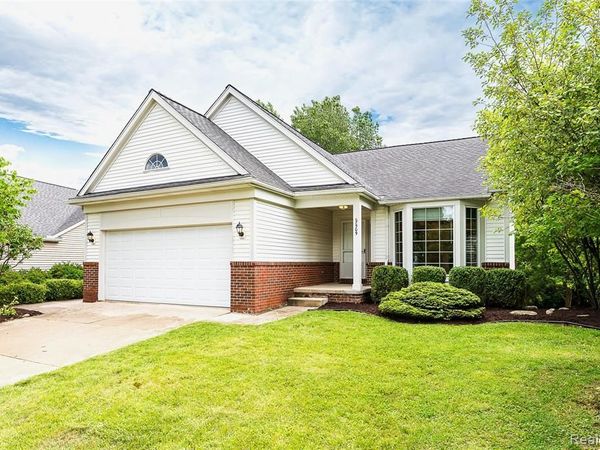 7509 Lake Street, Dexter, MI 48130