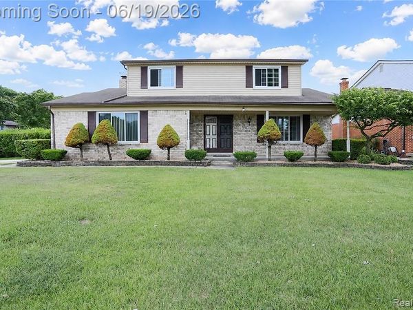 4788 Bloomfield Drive, Sterling Heights, MI 48310