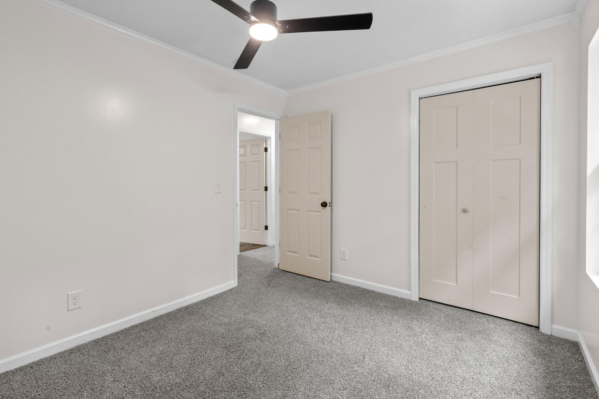 110 Lipman Street Photo 31