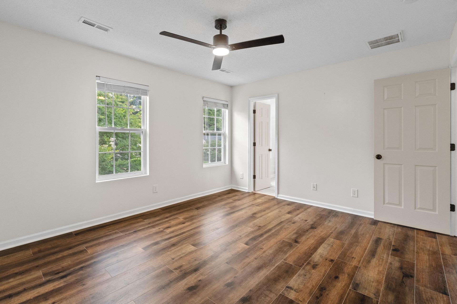 110 Lipman Street Photo 33