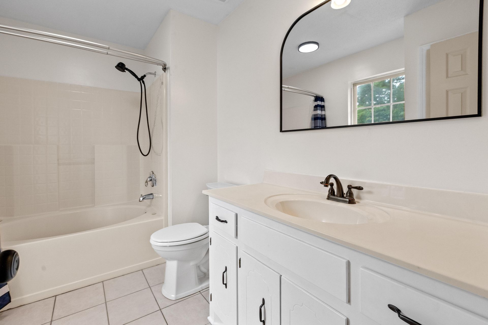 110 Lipman Street Photo 36