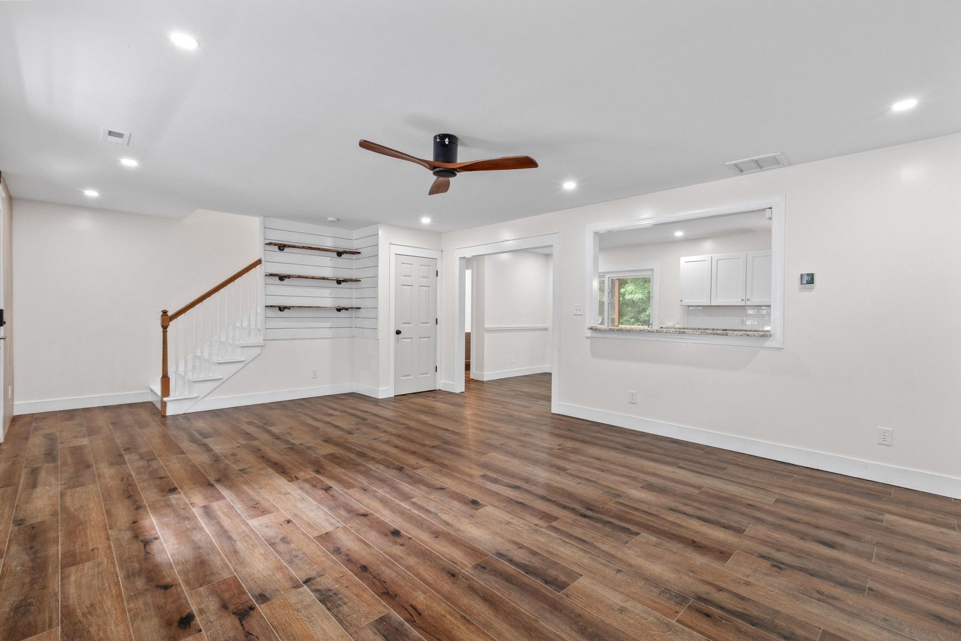 110 Lipman Street Photo 6