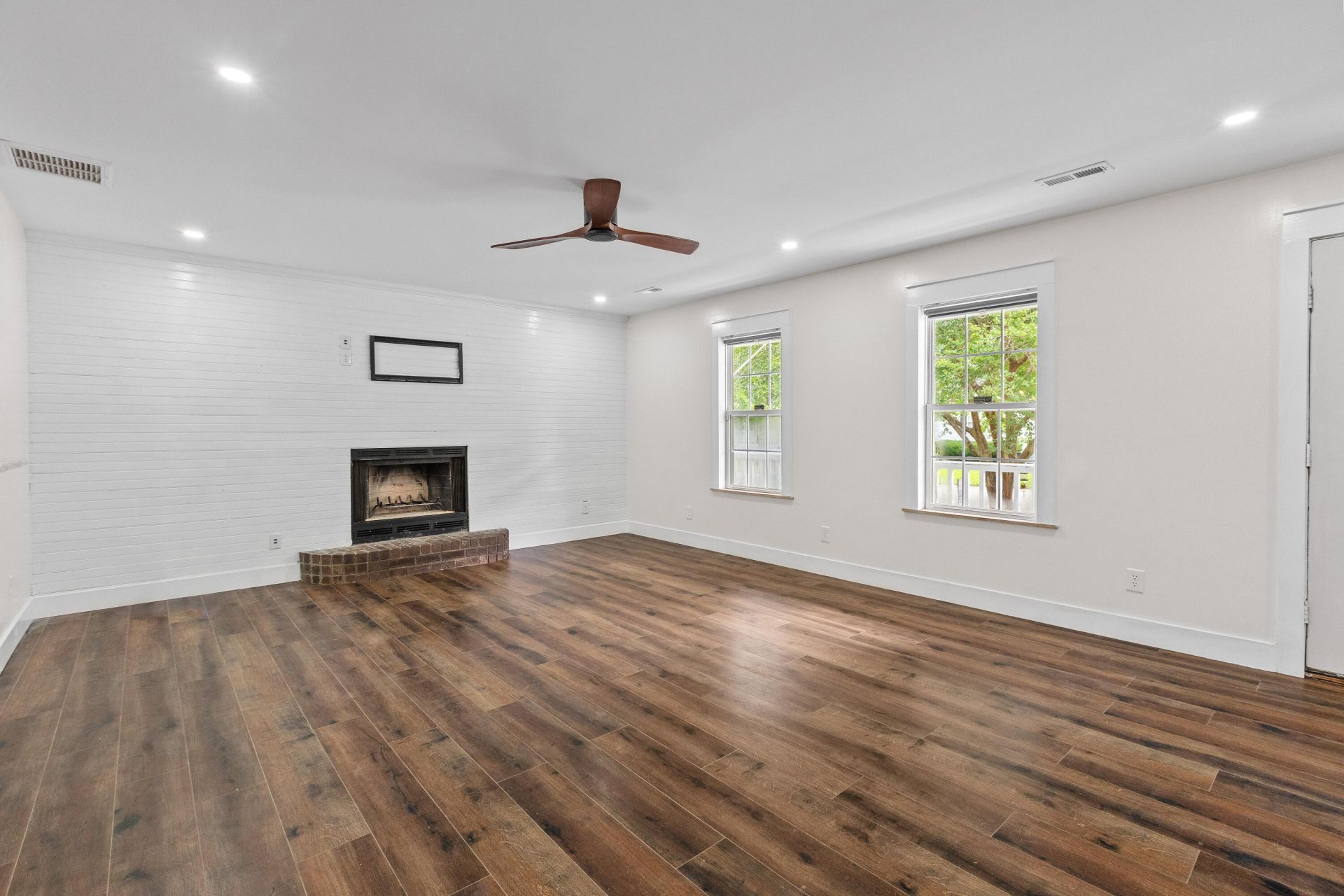110 Lipman Street Photo 8