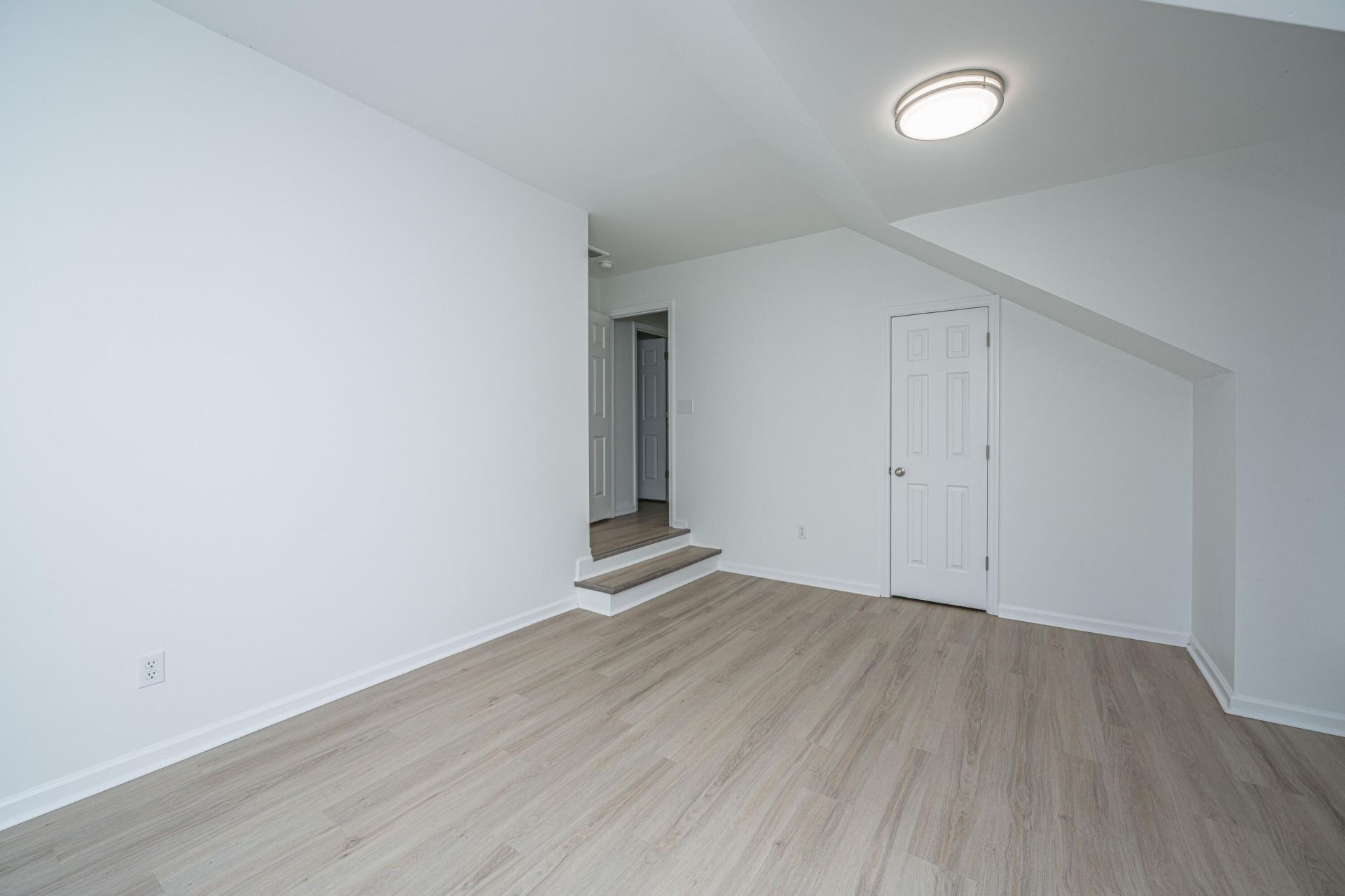 8506 Falling Leaf Lane Photo 16