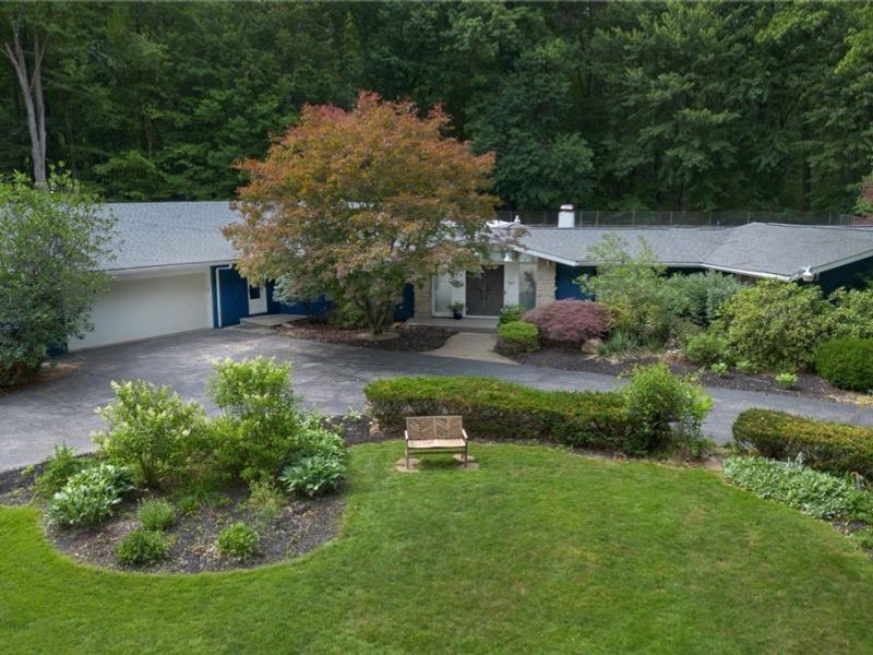 5698 Lamplighter Drive, Girard, OH 44420 Photo 4