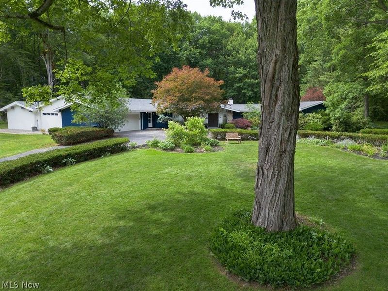 5698 Lamplighter Drive, Girard, OH 44420 Photo 5