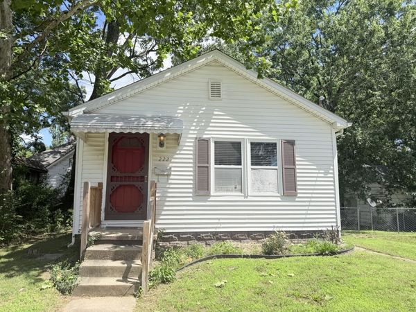 222 W Park Street , Harrisburg, IL 62946