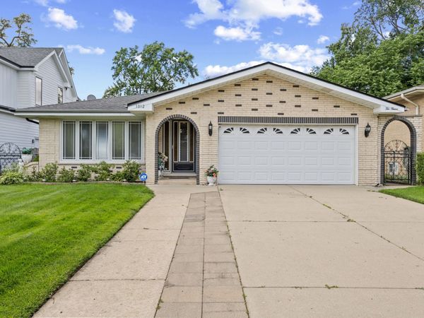 1012 Courtland Avenue , Park Ridge, IL 60068