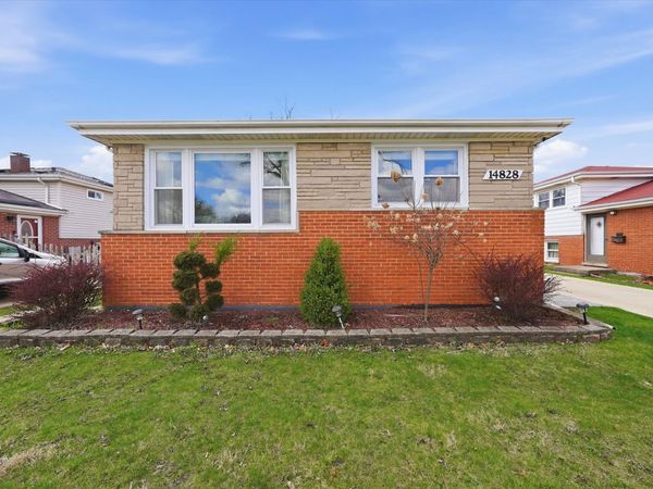 14828 Saint Louis Avenue , Midlothian, IL 60445