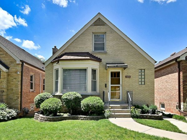 1638 N 74th Avenue , Elmwood Park, IL 60707