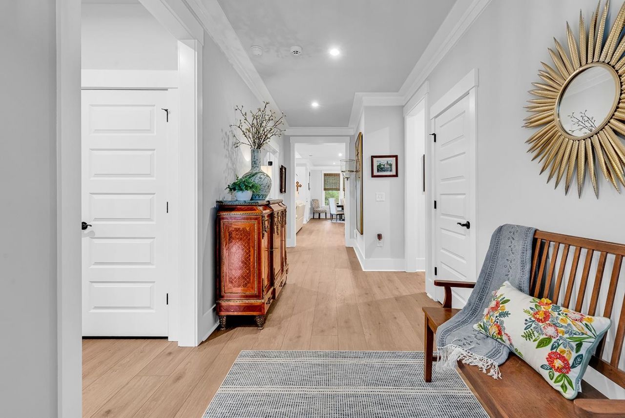 1565 Crested Iris Way  Photo 4
