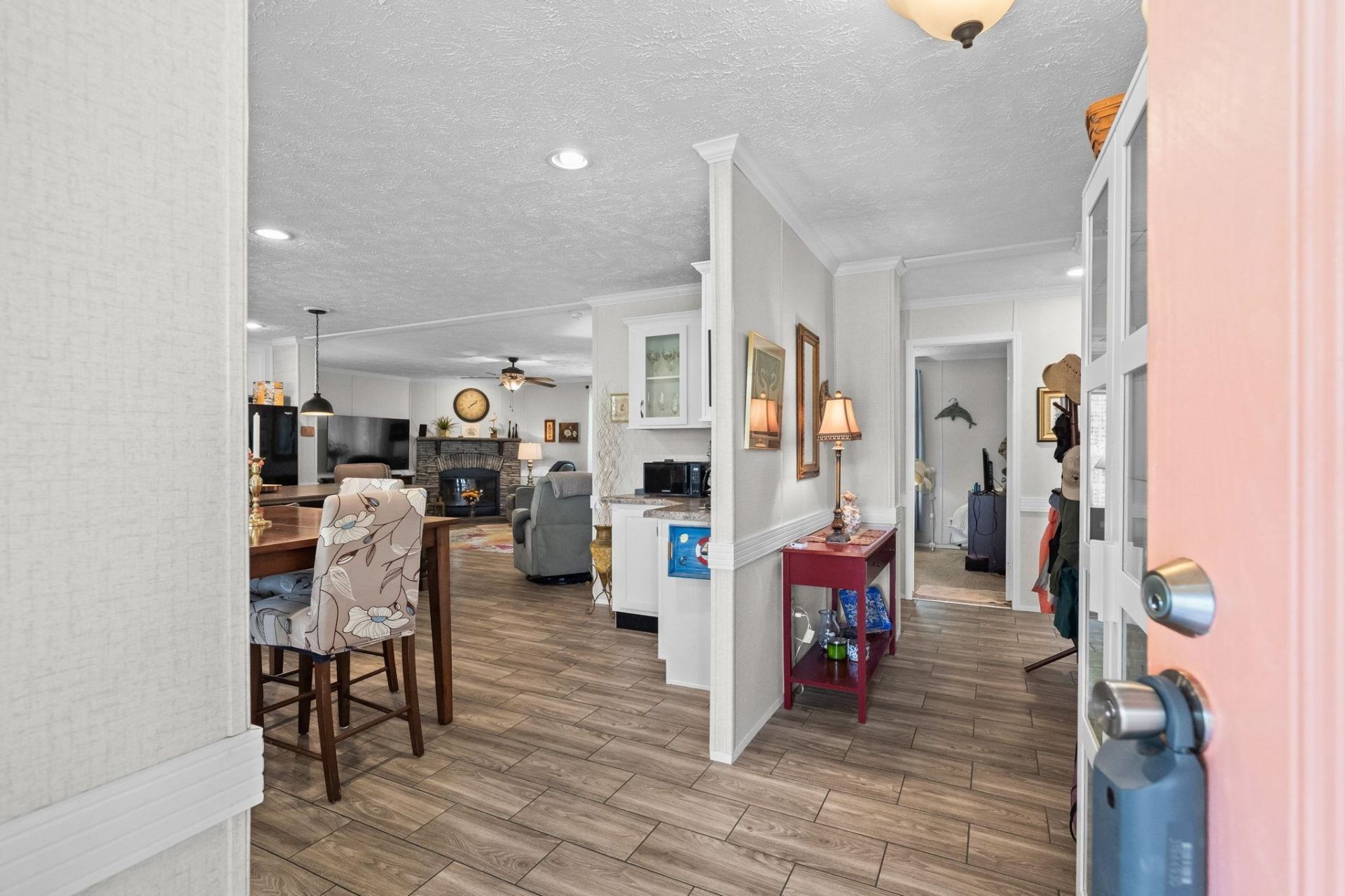 1105 Woodrow Ln. Photo 13
