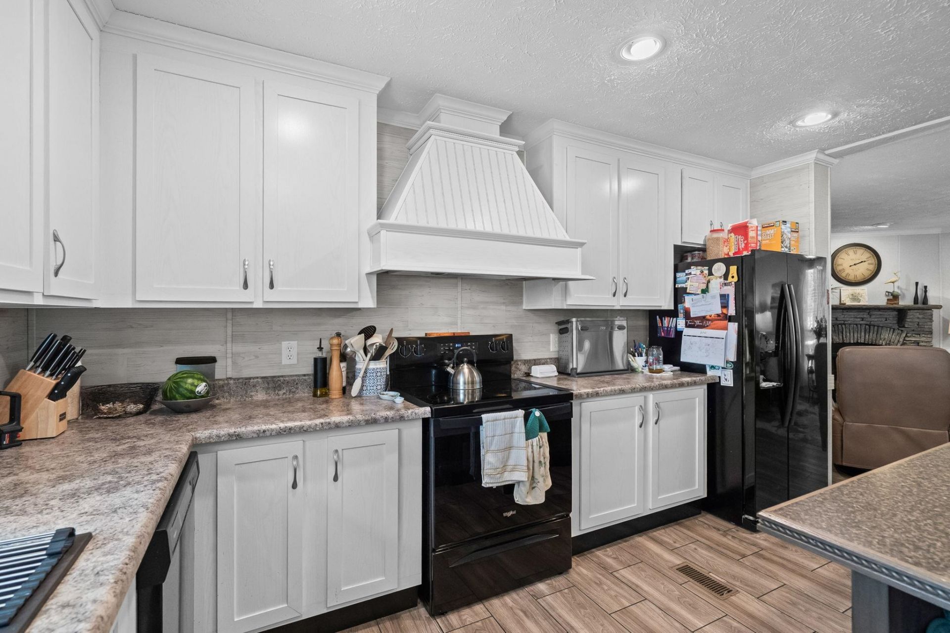 1105 Woodrow Ln. Photo 22