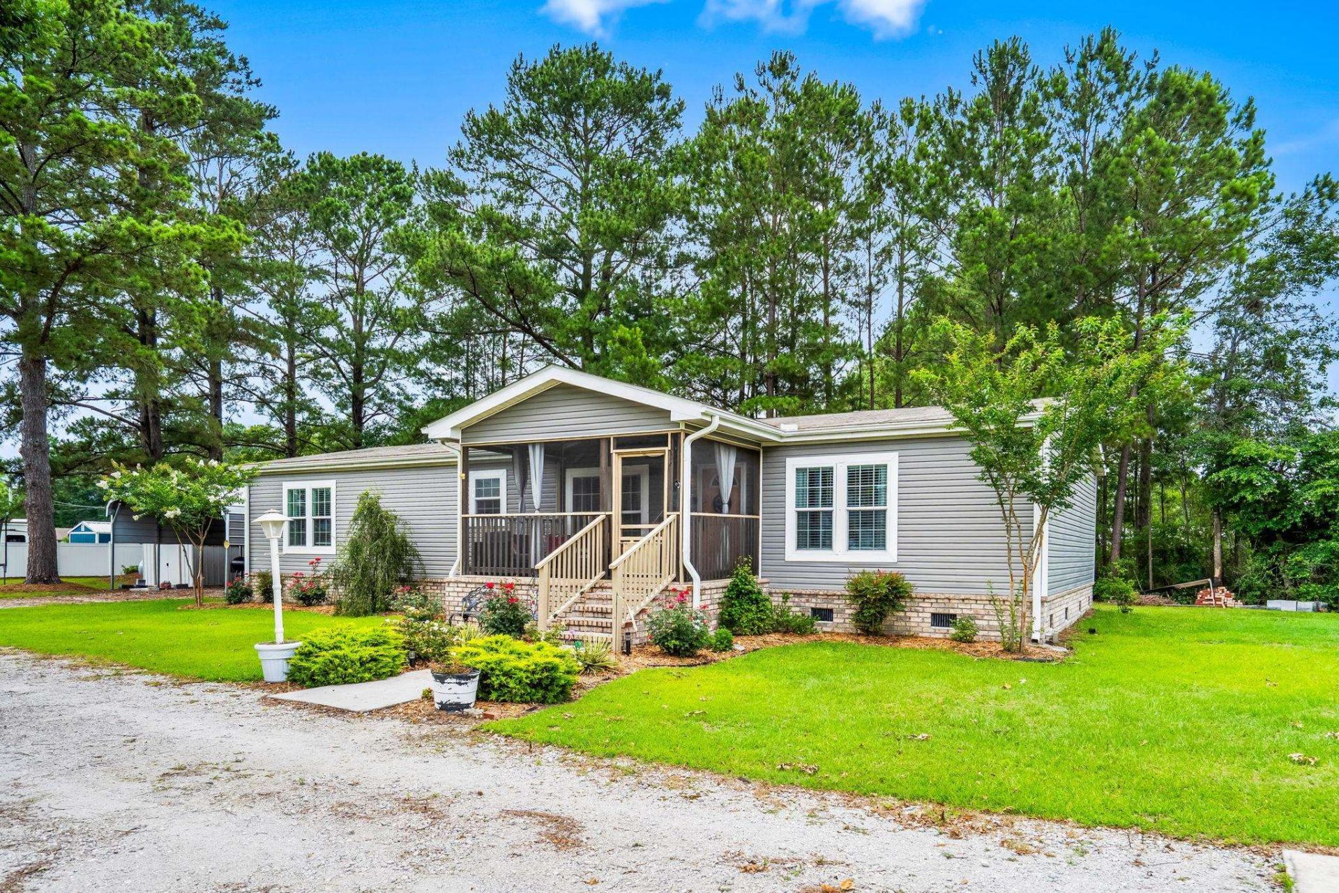 1105 Woodrow Ln. Photo 6