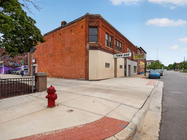 109 E Cortland Street, Jackson, MI 49201