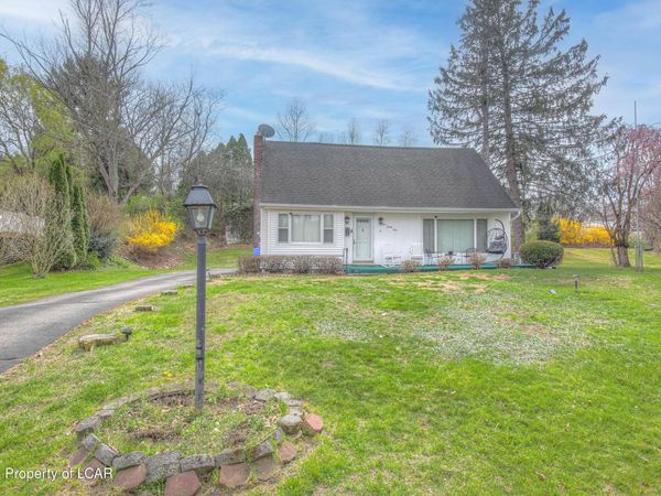 429 McLean Street, Dupont, PA 18641