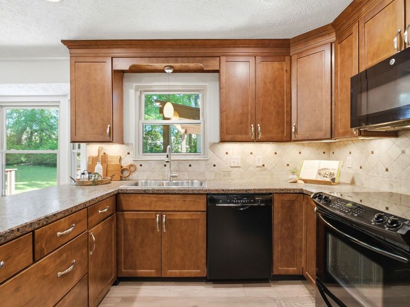4899 Whisper Cove Court, Columbus, OH 43230 Photo 13