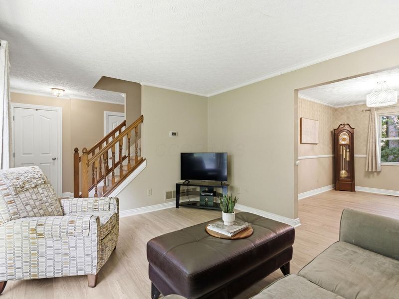 4899 Whisper Cove Court, Columbus, OH 43230 Photo 8