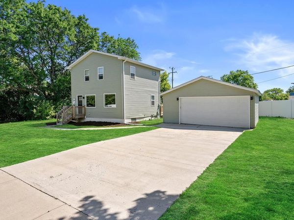 3662 S 32nd STREET, Greenfield, WI 53221